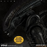 Mezco - One:12 Collective Action Figures - Alien