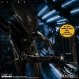 Mezco - One:12 Collective Action Figures - Alien